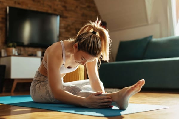 5 Exercícios Simples para Aliviar Dor nas Costas em Casa